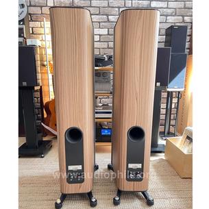 Focal kanta no.2 (walnut veneer)