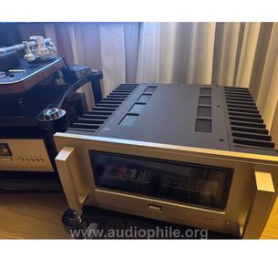 Accuphase a70 stereo amp