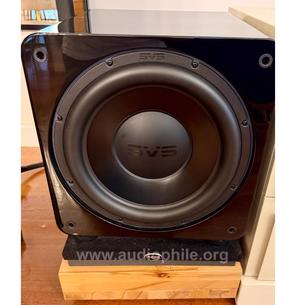 Svs sb-3000 subwoofer parlak siyah mükemmel durumda