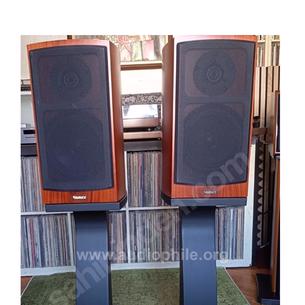 Avance dana 7 bookshelf speaker orijinal standında 
